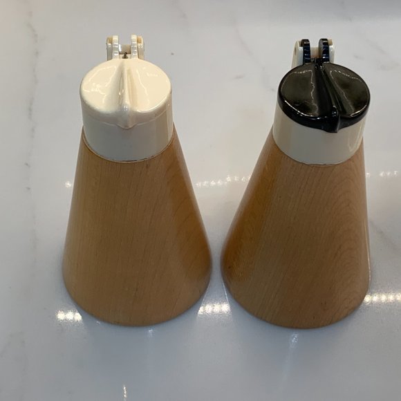 Vintage Maple Rocket Mod Salt and Pepper Shakers -Made in Germany - Picture 5 of 12